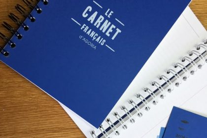 carnet bleu foncé à spirale