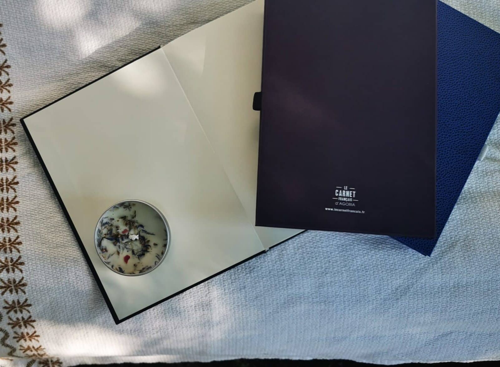 carnets empreinte sur banc